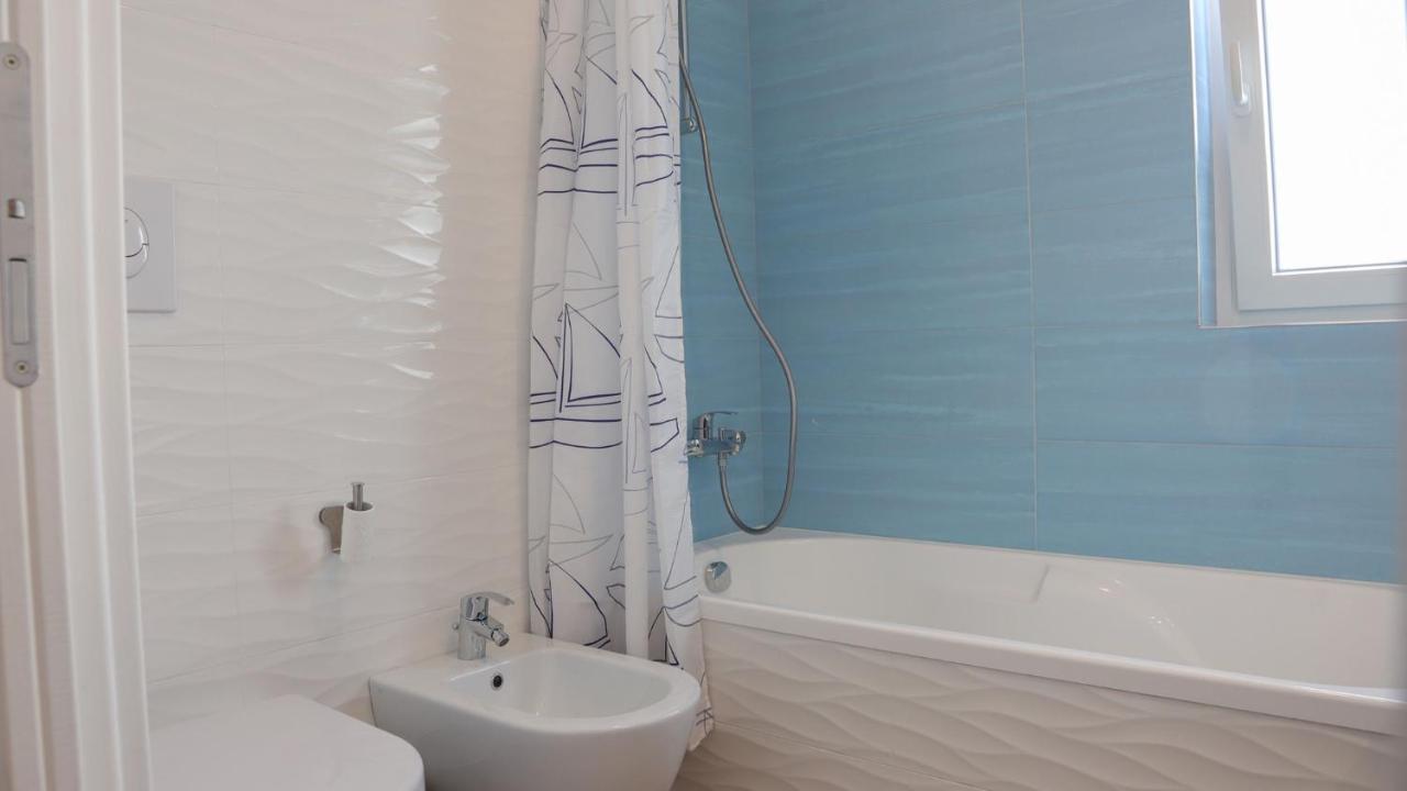 Dimora Paradiso, Monopoli, Puglia, Sea-view, Stylish, Family Friendly *